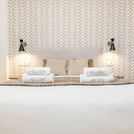 Apartment Enchanting And Bright Center By Rems