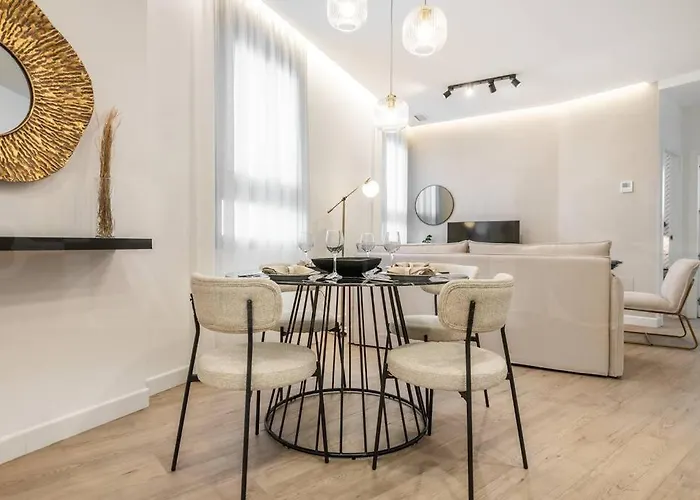 Enchanting And Bright Center By Rems Málaga